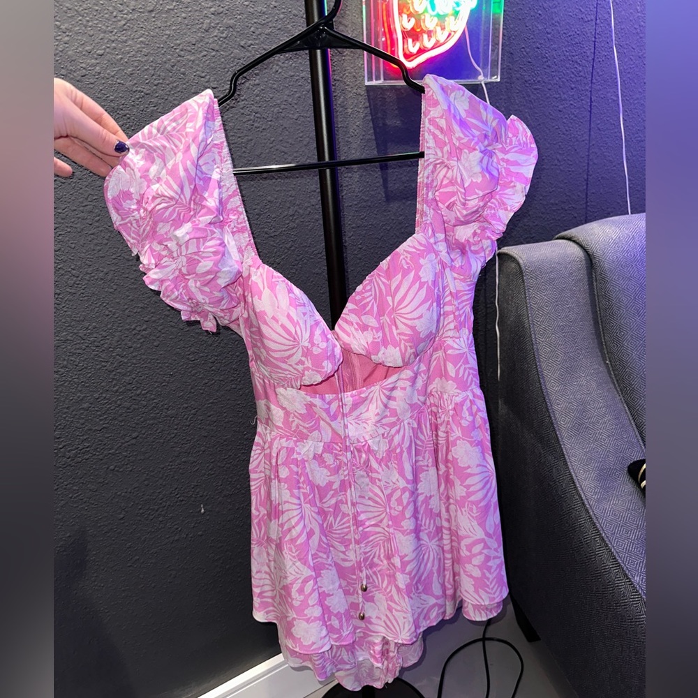 Pink & White Tie Front Tropical Romper, size US 8